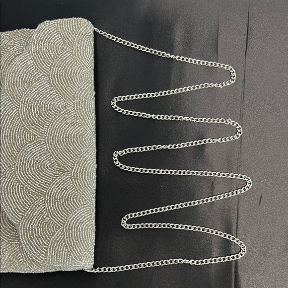 Antik Kraft | Silver Beaded Clutch
